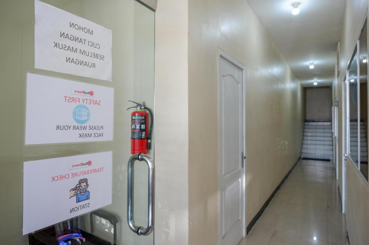 Reddoorz Near Universitas Diponegoro Semarang 2 Luaran gambar